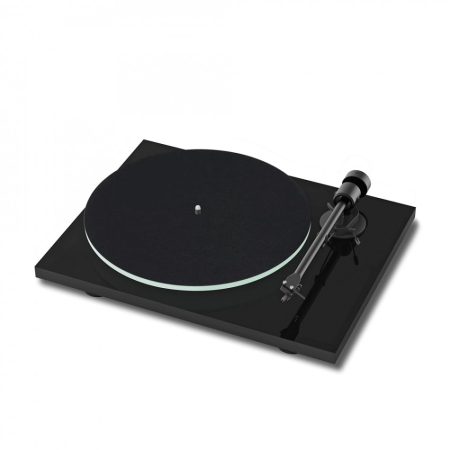 Pro-Ject T1 EVO pladespiller med OM10-pickup, pianolak sort i gruppen Nyheder hos BRL (102060652)