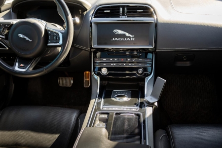 Brodit ProClip, Jaguar XE 19-20 i gruppen Bilstereo / Hvad passer i min bil / Jaguar hos BRL (240836140)