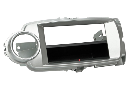 Monteringsramme 1/2-DIN Toyota Yaris, sølv i gruppen Bilstereo / Hvad passer i min bil / Toyota / Yaris / Yaris 2011-2014 hos BRL (700241300251)