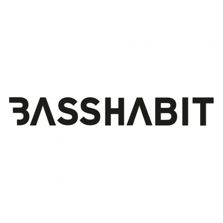 Bass Habit-klistermärke 14x2cm, svart i gruppen Bilstereo / Tilbehør / Merchandise hos BRL Electronics (899LOGOCB)