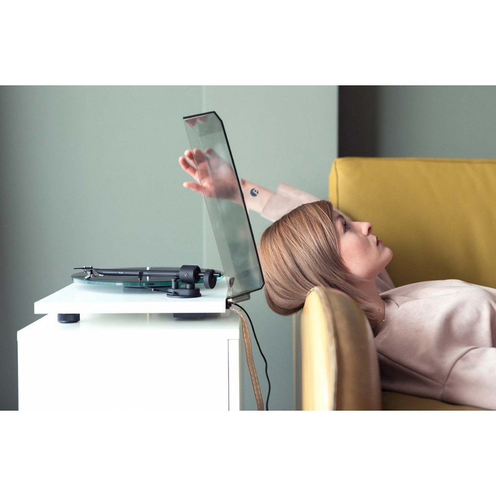 Pro-Ject T1 EVO BT pladespiller med OM10-pickup, mat hvid