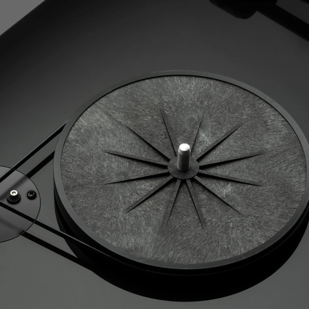 Pro-Ject E1.2 BT med Pick It MM E-pickup, valnød