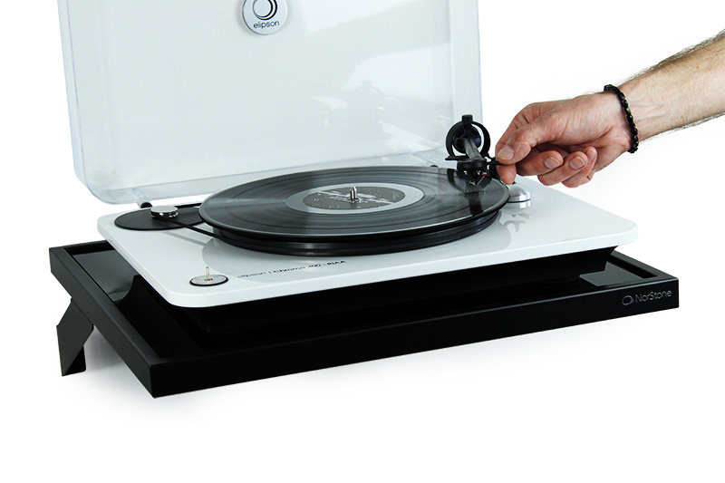 Norstone Esse WS væghylde til pladespiller, hvid/eg