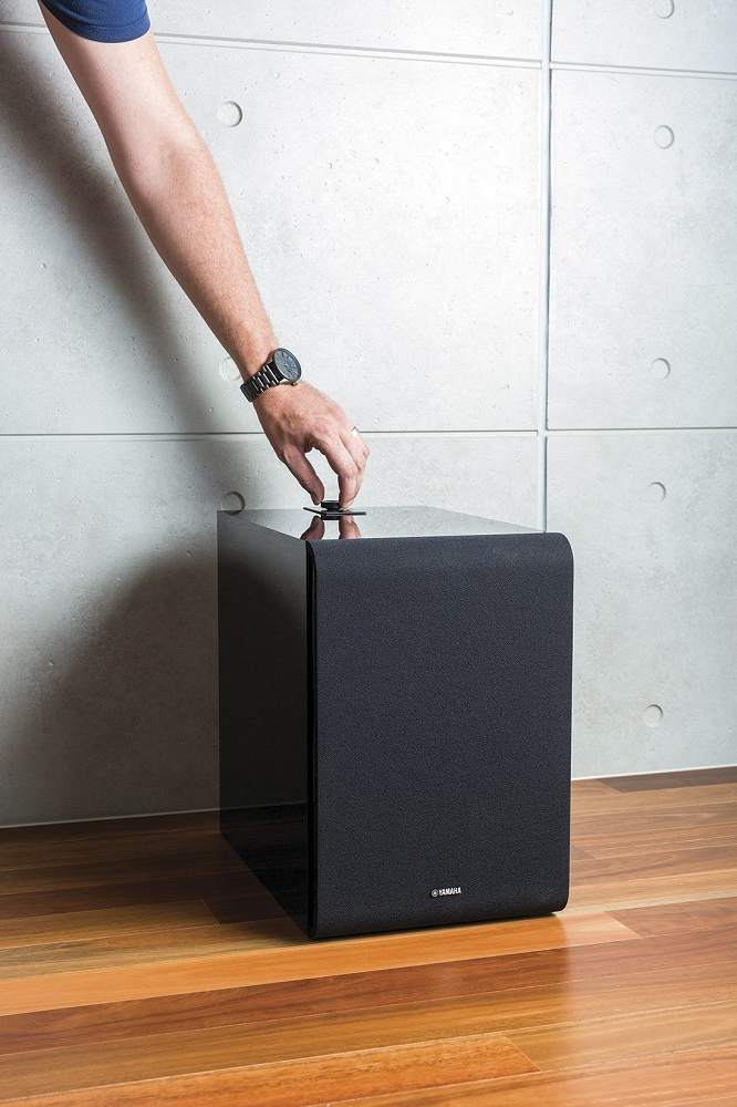 Yamaha MusicCast Sub100, trådlös svart subwoofer med nätverk