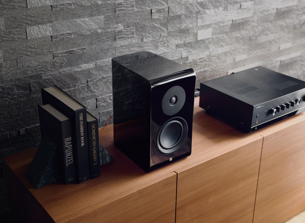 Yamaha R-N600A välspelande stereoförstärkare med HDMI ARC, silver