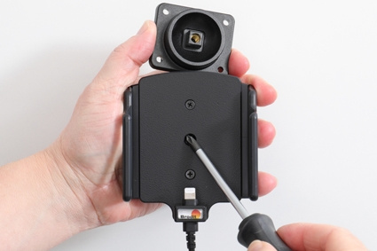 Brodit Aktiv holder med USB-kabel og cigarettadapter, Apple iPhone 12/12 Pro/13/13 Pro/14 Pro