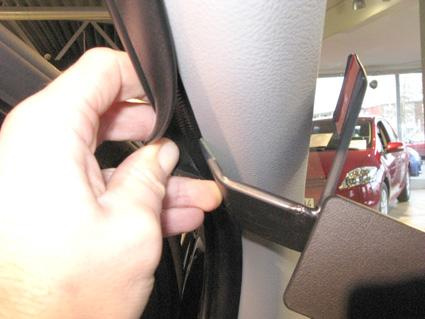 Toyota Yaris 12-14, Vänster