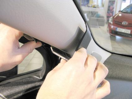 Toyota Yaris 12-14, Vänster