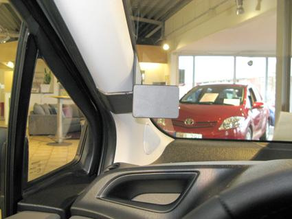 Toyota Yaris 12-14, Vänster