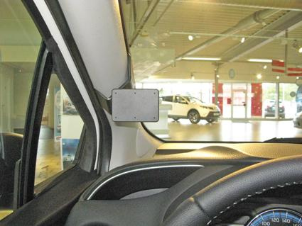 Toyota Yaris 15-, Vänster