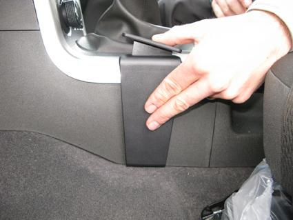 Nissan Navara 11-15, Konsol, Vänster