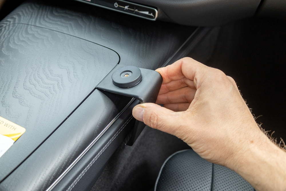 Brodit ProClip, Mercedes Benz E-Klasse, Sedan 24-26