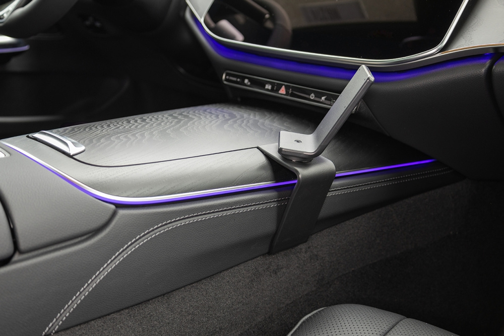 Brodit ProClip, Mercedes Benz E-Klasse, Sedan 24-26