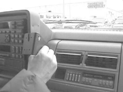 ProClip Monteringsbygel Chevrolet Silverado/Surburban/Tahoe/Pickup 92-94, Centrerad