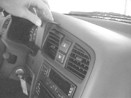 Nissan Primera 96-99, Centrerad