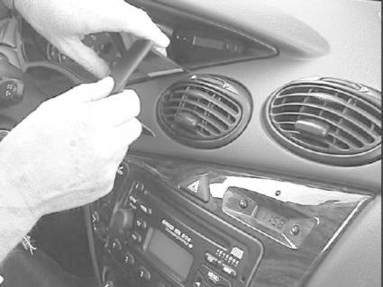 Ford Focus 99-04, Centrerad