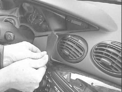 Ford Focus 99-04, Centrerad