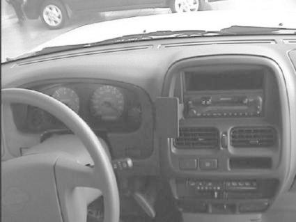 Nissan Navara 00-05, Centrerad