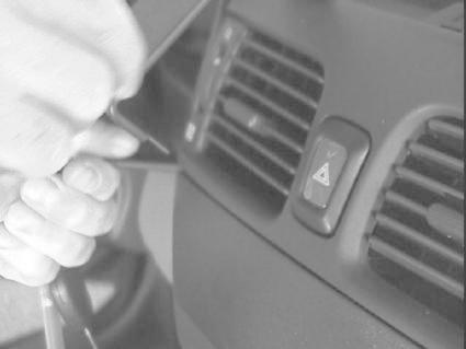 Nissan Almera 00-02, Centrerad