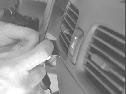 Nissan Almera 00-02, Centrerad