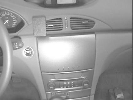 Renault Laguna 01-04, Centrerad