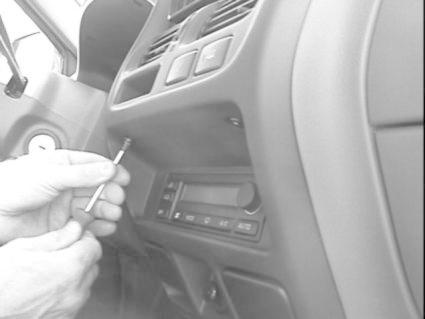 Nissan Navara 00-05, Centrerad, Låg