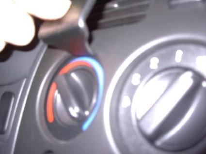 Daihatsu Sirion 02-06, Centrerad