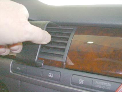 Audi A8 03-10, Center