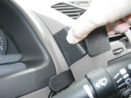 Chevrolet Malibu 04-07, Centrerad