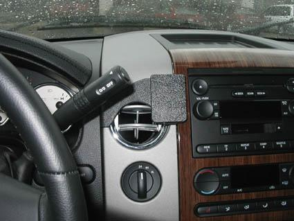 Ford F-150 04-08, Centrerad