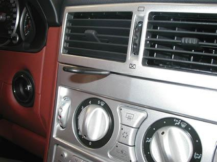 Chrysler Crossfire 04-07, Centrerad