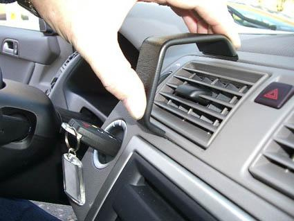 Volvo S40 04-12, Centrerad