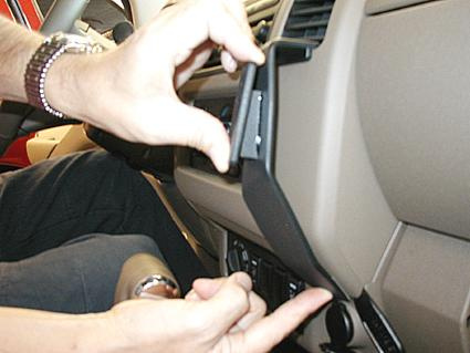 Nissan Navara 06-10, Vinklad