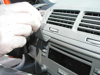 Chevrolet Cobalt 05-10, Centrerad