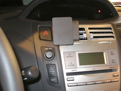 Toyota Yaris 06-11, Centrerad