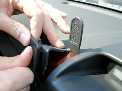 Kia Carnival 06-11, Centrerad