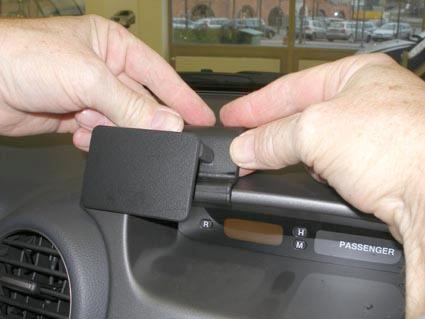 ProClip Monteringsbygel Kia Carens 07-13, Centrerad