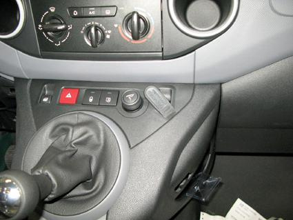 Citroen Berlingo Family 08-15, Vinklad, Låg, Manuell