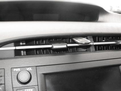 Toyota Prius 10-15, Centrerad