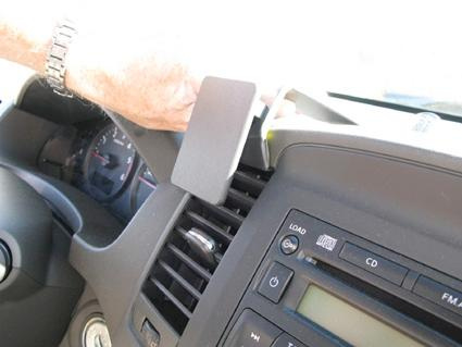 Nissan Navara 11-15, Centrerad