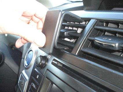 Toyota Prius + 12-15, Centrerad