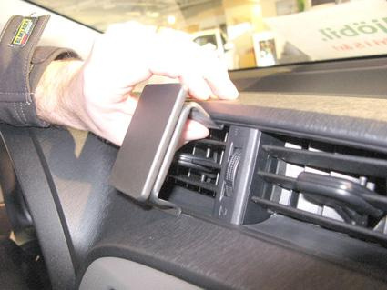 Toyota Yaris 12-14, Centrerad