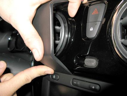 ProClip Monteringsbygel Dacia Lodgy 13-14, Centrerad