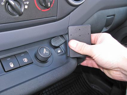 Citroen Berlingo Family 08-15, Vinklad, Låg, Automat