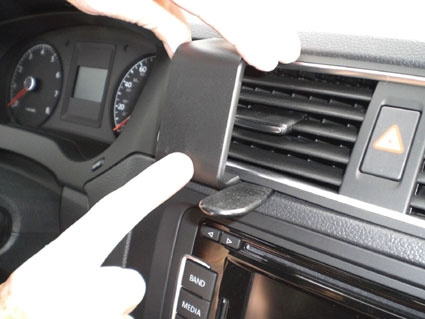 Brodit ProClip, Volkswagen Jetta 11-18