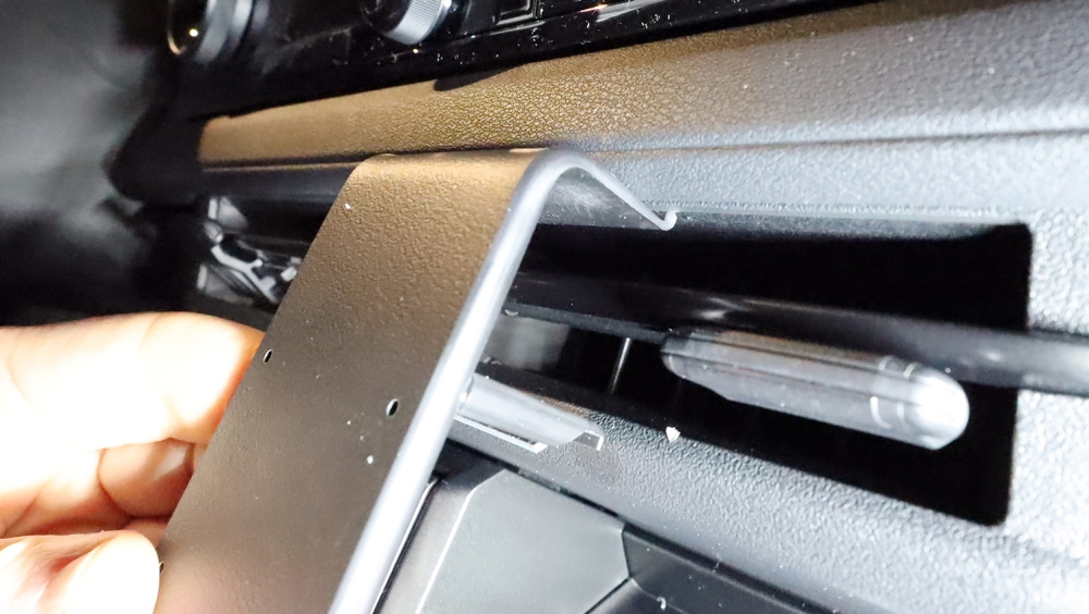Brodit ProClip, Toyota bZ4X 26-27