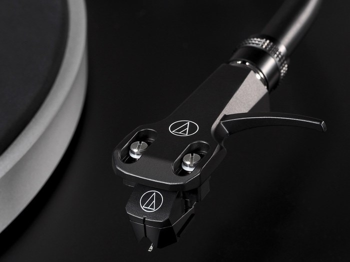 Audio Technica AT-LP5X med förmonterad AT-VM95E-pickup