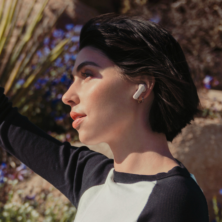 UUrbanista Phoenix solcelledrevne true wireless-høretelefoner, Desert Rose