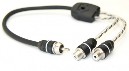 Connection v.2 Y-splitt Lågnivåkabel 1M2F 0,3m