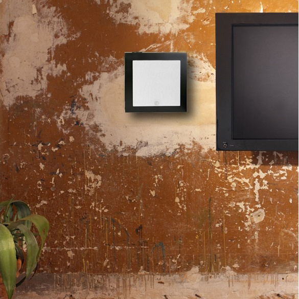 DLS Flatbox Mini on-wall højttaler i klaversort, stk.